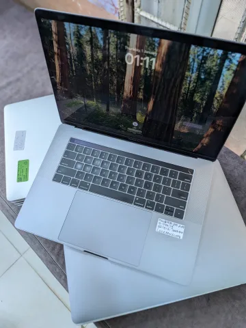 Apple MacBook Pro 16" 2019 || 512gb SSD 16gb RAM with Touch Bar || 4gb Dedicated